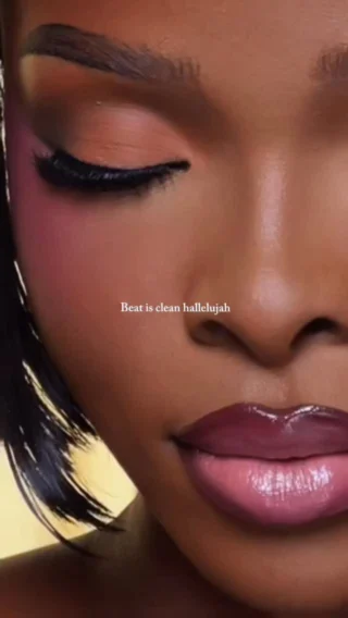 Instagram post from lois_signature. This post is in position 4.