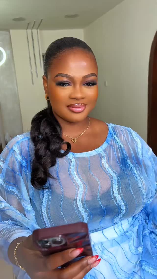 Instagram post from lois_signature. This post is in position 4.